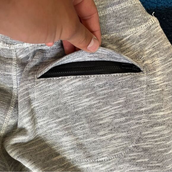 The Black Dog Sweatpants (XS) - Picture 3 of 7